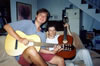 S Martinom (v pozadí) hlboko prežívajúcim hru na gitaru.(25.9.2002)